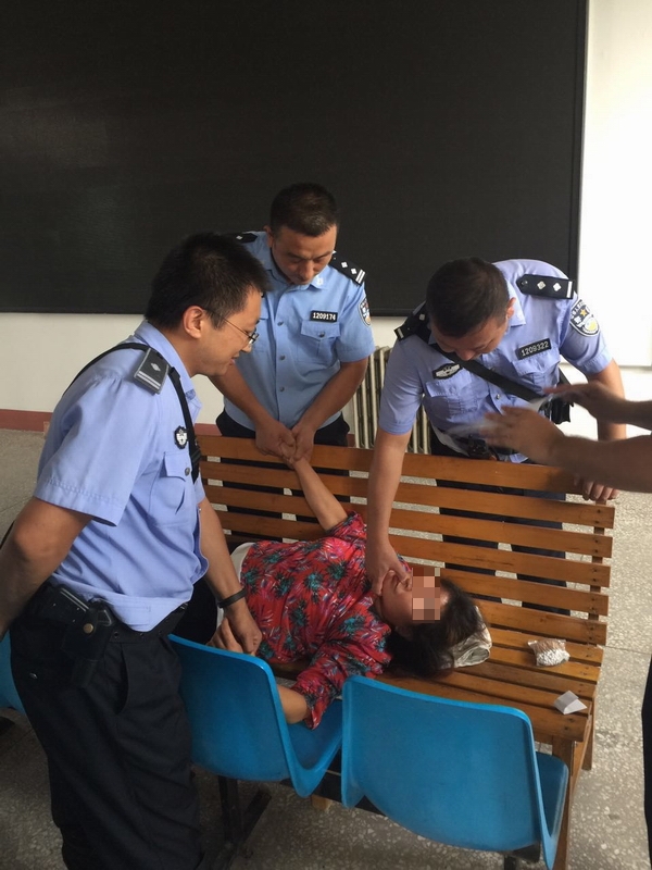 西青监狱在会见室紧急抢救罪犯家属,获群众称赞-天津