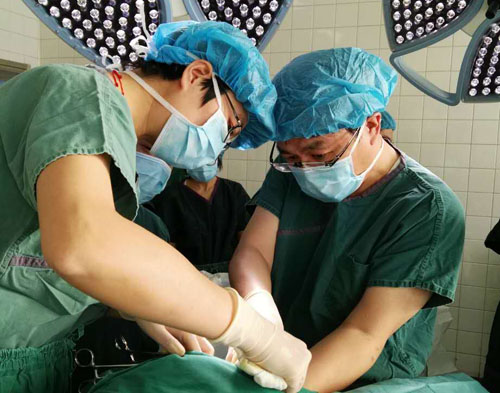 外四科成功完成2例直肠微创手术