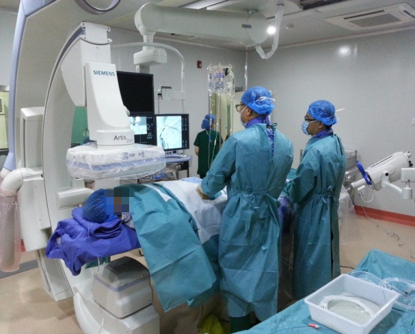 脑血管病科介入手术成功救治车祸颅底骨折颈动脉海绵窦瘘患者